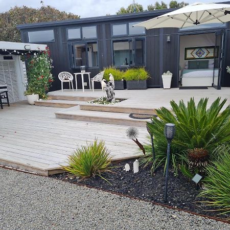 Aroha Tiny House Peka Peka Apartment Waikanae Ngoại thất bức ảnh