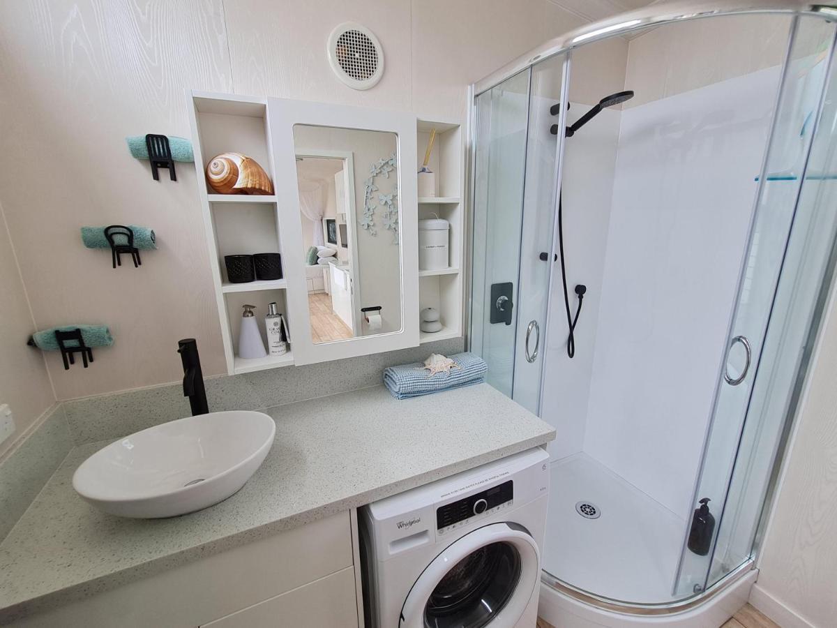 Aroha Tiny House Peka Peka Apartment Waikanae Ngoại thất bức ảnh