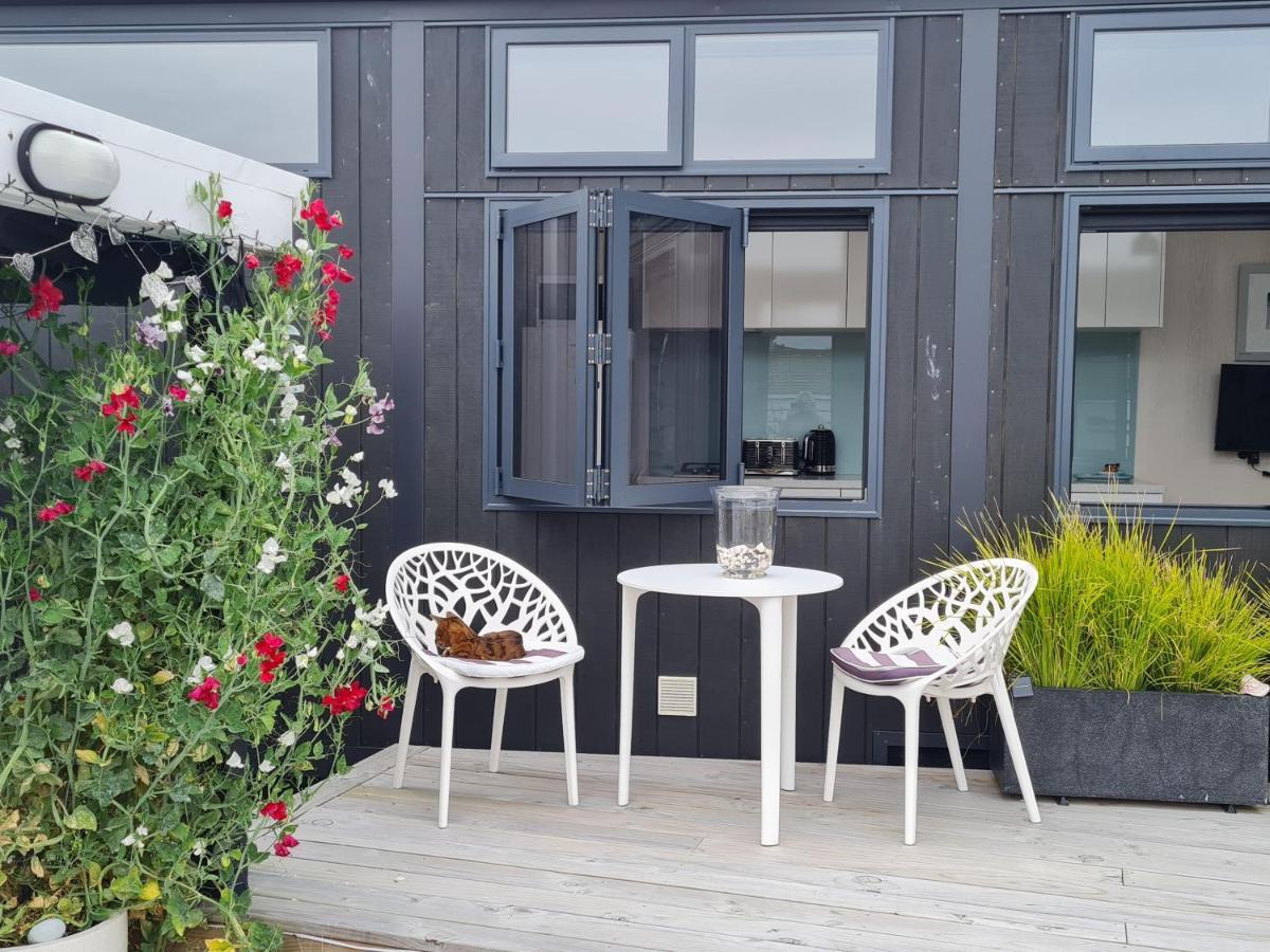 Aroha Tiny House Peka Peka Apartment Waikanae Ngoại thất bức ảnh
