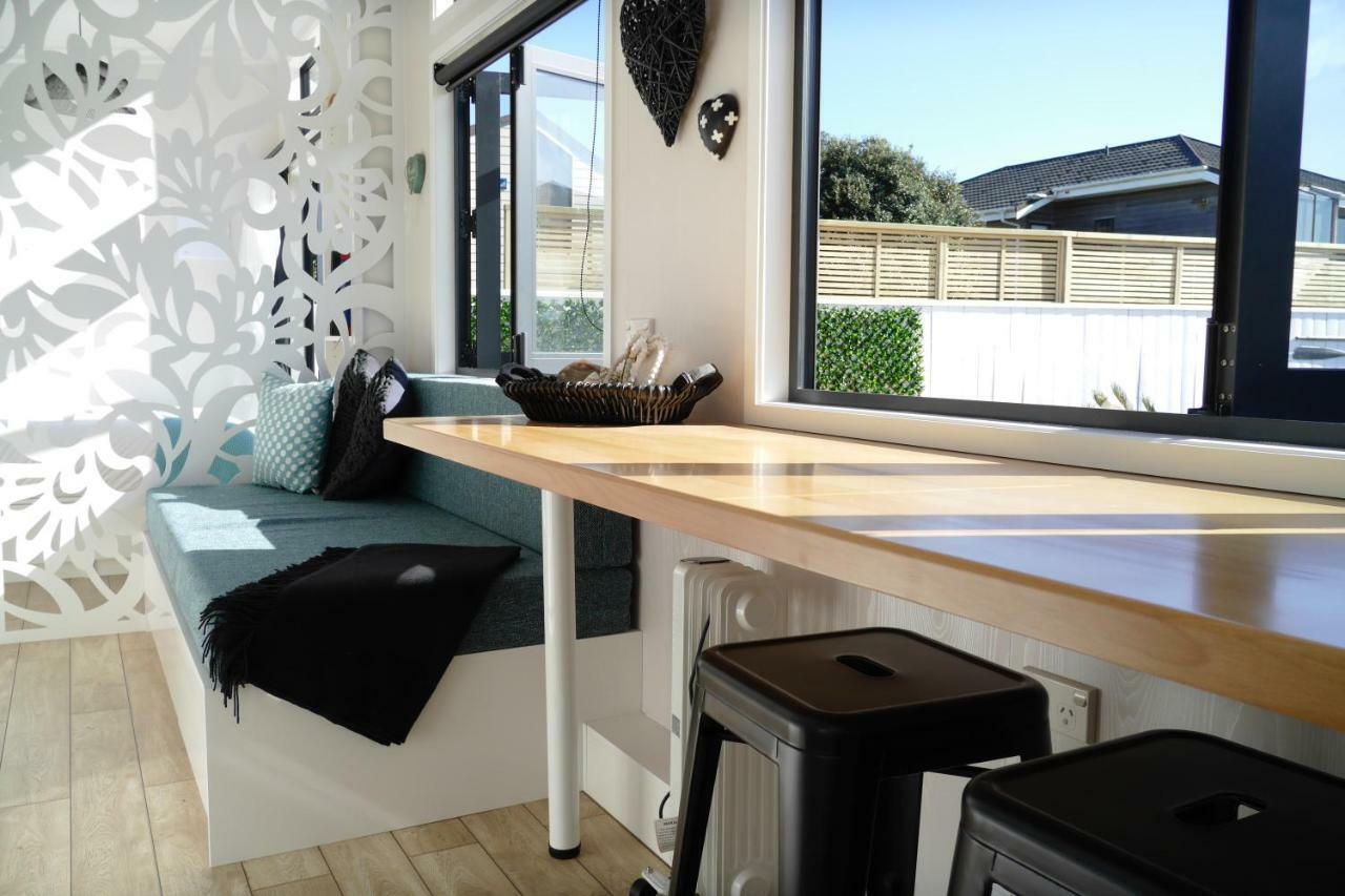 Aroha Tiny House Peka Peka Apartment Waikanae Ngoại thất bức ảnh